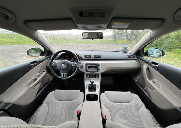 Volkswagen Passat cena 23900 przebieg: 225882, rok produkcji 2010 z Poznań małe 466